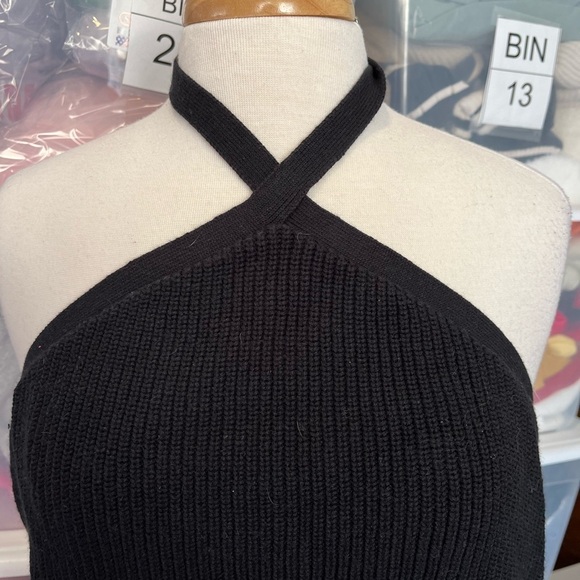 Halter Sweater - Picture 2 of 6